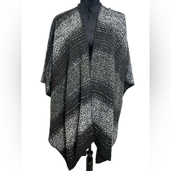 WOOLRICH STRIPED BLANKET WRAP/SHAW GRAY & BLACK *Perfect for Winter* ONE SIZE - Picture 3 of 8